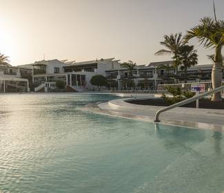 Dos piscinas Hotel ILUNION Costa Sal Lanzarote Puerto del Carmen
