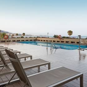 Piscina exterior Hotel ILUNION Fuengirola Piscina exterior Hotel ILUNION Fuengirola