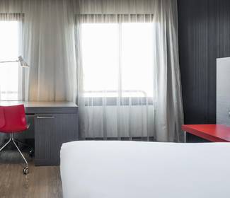 Habitación individual corporate Hotel ILUNION Suites Madrid Habitación individual corporate Hotel ILUNION Suites Madrid