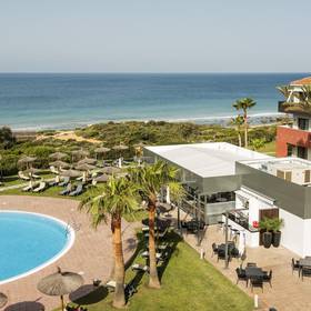 Piscina Hotel ILUNION Calas de Conil Conil de la Frontera Piscina Hotel ILUNION Calas de Conil Conil de la Frontera