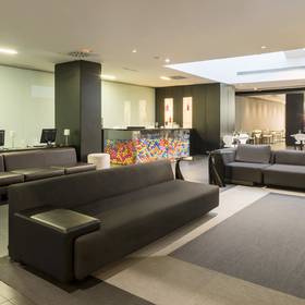 Hall Hotel ILUNION Bel Art Barcelona Hall Hotel ILUNION Bel Art Barcelona