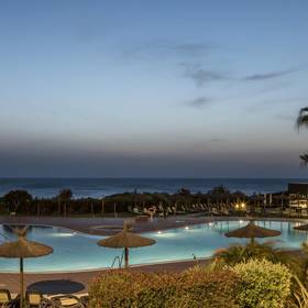Piscina Hotel ILUNION Calas de Conil Conil de la Frontera Piscina Hotel ILUNION Calas de Conil Conil de la Frontera