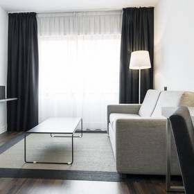 Habitación ilunion suites madrid Hotel ILUNION Suites Madrid Habitación ilunion suites madrid Hotel ILUNION Suites Madrid