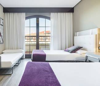 Habitación triple Hotel ILUNION Golf Badajoz