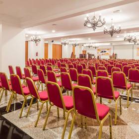 Sala de reuniones Hotel ILUNION Les Corts – Spa Barcelona Sala de reuniones Hotel ILUNION Les Corts – Spa Barcelona