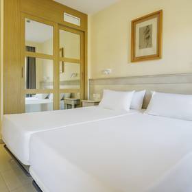 Habitación doble Aparthotel ILUNION Sancti Petri Cádiz Habitación doble Aparthotel ILUNION Sancti Petri Cádiz