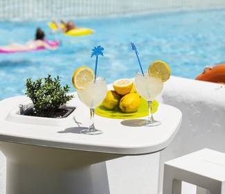 Bar-terraza Hotel ILUNION Menorca Cala Galdana Bar-terraza Hotel ILUNION Menorca Cala Galdana