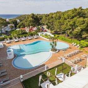 Piscina ilunion menorca Hotel ILUNION Menorca Cala Galdana Piscina ilunion menorca Hotel ILUNION Menorca Cala Galdana