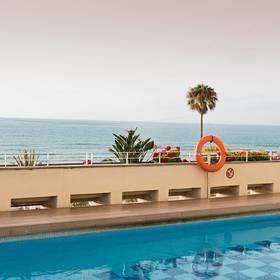 Piscina exterior Hotel ILUNION Fuengirola Piscina exterior Hotel ILUNION Fuengirola