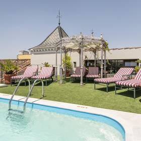 Piscina ilunion mérida palace Hotel ILUNION Mérida Palace Piscina ilunion mérida palace Hotel ILUNION Mérida Palace