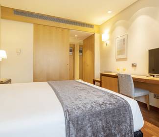 Habitación doble estándar Hotel ILUNION Pío XII Madrid Habitación doble estándar Hotel ILUNION Pío XII Madrid