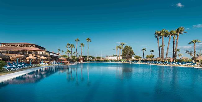 Piscina ilunion islantilla huelva Hotel ILUNION Islantilla Huelva Piscina ilunion islantilla huelva Hotel ILUNION Islantilla Huelva