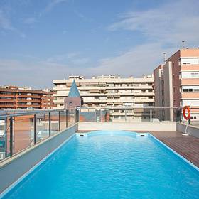 Piscina Hotel ILUNION Les Corts – Spa Barcelona Piscina Hotel ILUNION Les Corts – Spa Barcelona