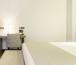 Habitación suite Hotel ILUNION Bilbao Habitación suite Hotel ILUNION Bilbao
