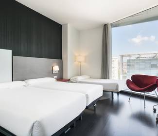 Habitación triple Hotel ILUNION Atrium Madrid Habitación triple Hotel ILUNION Atrium Madrid