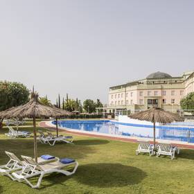 Piscina Hotel ILUNION Alcora Sevilla