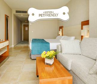 Habitación vista mar pet friendly Hotel ILUNION Fuengirola Habitación vista mar pet friendly Hotel ILUNION Fuengirola