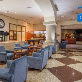 Bar Hotel ILUNION Les Corts – Spa Barcelona Bar Hotel ILUNION Les Corts – Spa Barcelona