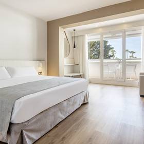 Habitación triple del hotel islantilla en huelva Hotel ILUNION Islantilla Huelva Habitación triple del hotel islantilla en huelva Hotel ILUNION Islantilla Huelva