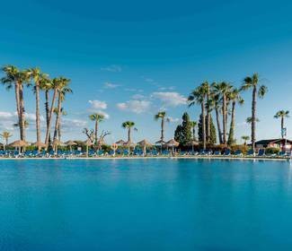 Piscinas exteriores Hotel ILUNION Islantilla Huelva Piscinas exteriores Hotel ILUNION Islantilla Huelva