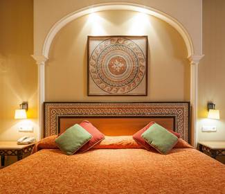 Habitación triple Hotel ILUNION Mérida Palace Habitación triple Hotel ILUNION Mérida Palace