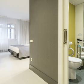 Habitación adaptada Hotel ILUNION Bilbao Habitación adaptada Hotel ILUNION Bilbao