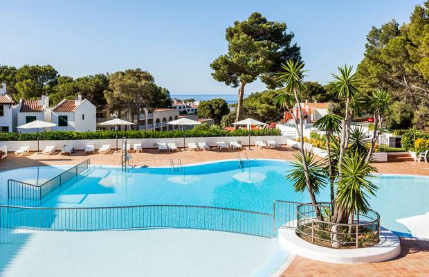 Disfruta del verano a lo grande. Hotel ILUNION Menorca Cala Galdana