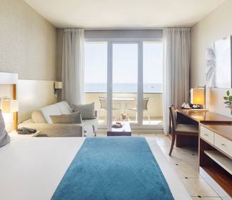 Habitación doble vista mar Hotel ILUNION Fuengirola Habitación doble vista mar Hotel ILUNION Fuengirola