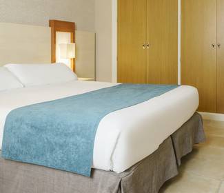 Habitación doble estándar hotel ilunion fuengirola Habitación doble estándar hotel ilunion fuengirola