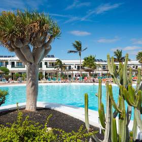 Piscina Hotel ILUNION Costa Sal Lanzarote Puerto del Carmen Piscina Hotel ILUNION Costa Sal Lanzarote Puerto del Carmen
