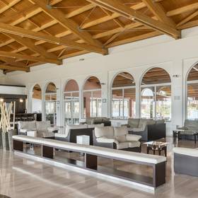 Recepción Aparthotel ILUNION Sancti Petri Cádiz Recepción Aparthotel ILUNION Sancti Petri Cádiz