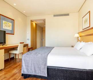 Habitación doble king size con terraza Hotel ILUNION Alcalá Norte Madrid Habitación doble king size con terraza Hotel ILUNION Alcalá Norte Madrid