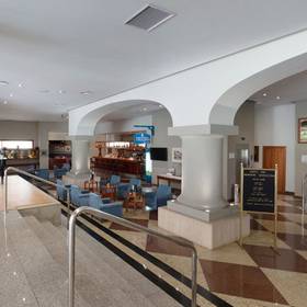 Lobby Hotel ILUNION Les Corts – Spa Barcelona Lobby Hotel ILUNION Les Corts – Spa Barcelona