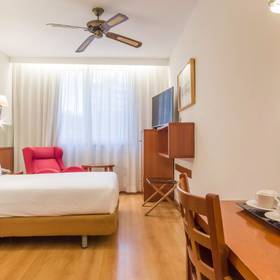 Habitación doble Hotel ILUNION Les Corts – Spa Barcelona Habitación doble Hotel ILUNION Les Corts – Spa Barcelona