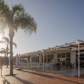Piscina Aparthotel ILUNION Sancti Petri Cádiz Piscina Aparthotel ILUNION Sancti Petri Cádiz