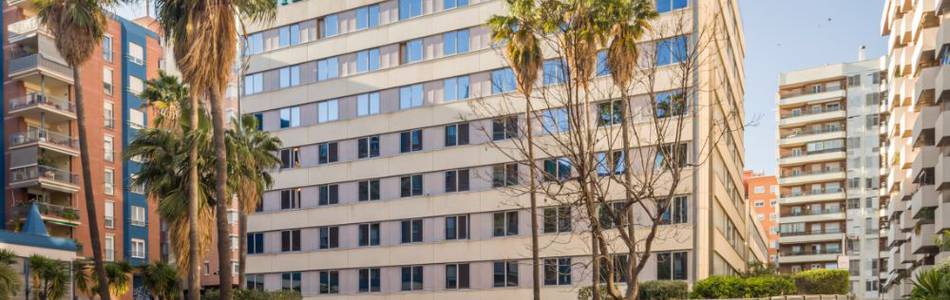 Fachada Hotel ILUNION Les Corts Spa Barcelona Fachada Hotel ILUNION Les Corts Spa Barcelona