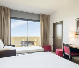 Habitación doble con niños Hotel ILUNION Calas de Conil Conil de la Frontera Habitación doble con niños Hotel ILUNION Calas de Conil Conil de la Frontera