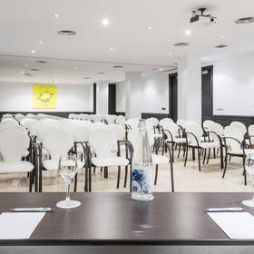 Salon bel art Hotel ILUNION Bel Art Barcelona Salon bel art Hotel ILUNION Bel Art Barcelona