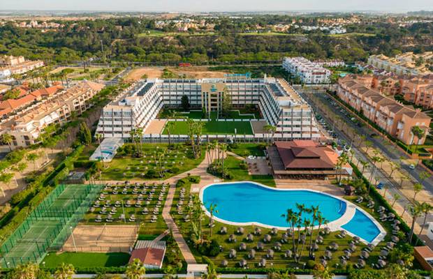 Disfruta del verano a lo grande. Hotel ILUNION Islantilla Huelva