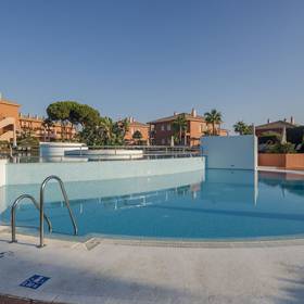 Piscina Aparthotel ILUNION Sancti Petri Cádiz Piscina Aparthotel ILUNION Sancti Petri Cádiz