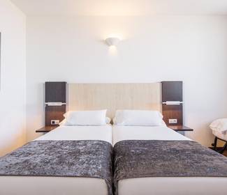 Habitación triple Hotel ILUNION Aqua 4 Valencia Habitación triple Hotel ILUNION Aqua 4 Valencia