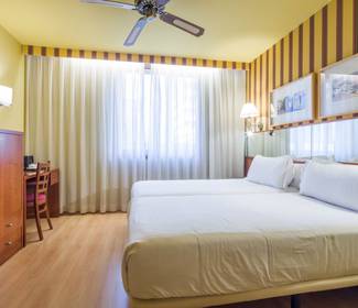 Habitación familiar Hotel ILUNION Les Corts – Spa Barcelona Habitación familiar Hotel ILUNION Les Corts – Spa Barcelona