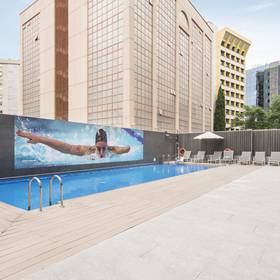 Piscina ilunion atrium Hotel ILUNION Atrium Madrid Piscina ilunion atrium Hotel ILUNION Atrium Madrid