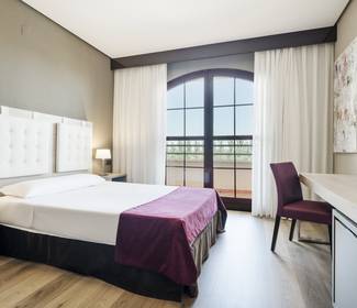 Habitaciones con terraza Hotel ILUNION Golf Badajoz Habitaciones con terraza Hotel ILUNION Golf Badajoz