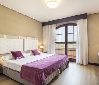Habitación suite Hotel ILUNION Golf Badajoz