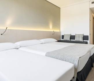 Habitación doble premium familiar Hotel Ilunion Las Lomas Mérida Habitación doble premium familiar Hotel Ilunion Las Lomas Mérida