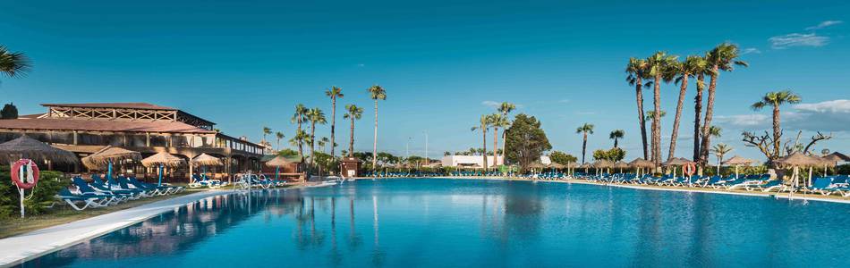 Piscina ilunion islantilla huelva Hotel ILUNION Islantilla Huelva