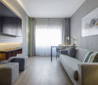 Habitación accesible Hotel ILUNION Suites Madrid Habitación accesible Hotel ILUNION Suites Madrid