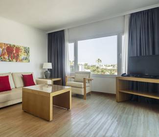 Bungalow 2 dormitorios Hotel ILUNION Costa Sal Lanzarote Puerto del Carmen Bungalow 2 dormitorios Hotel ILUNION Costa Sal Lanzarote Puerto del Carmen