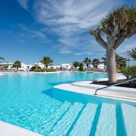 Piscina Hotel ILUNION Costa Sal Lanzarote Puerto del Carmen Piscina Hotel ILUNION Costa Sal Lanzarote Puerto del Carmen